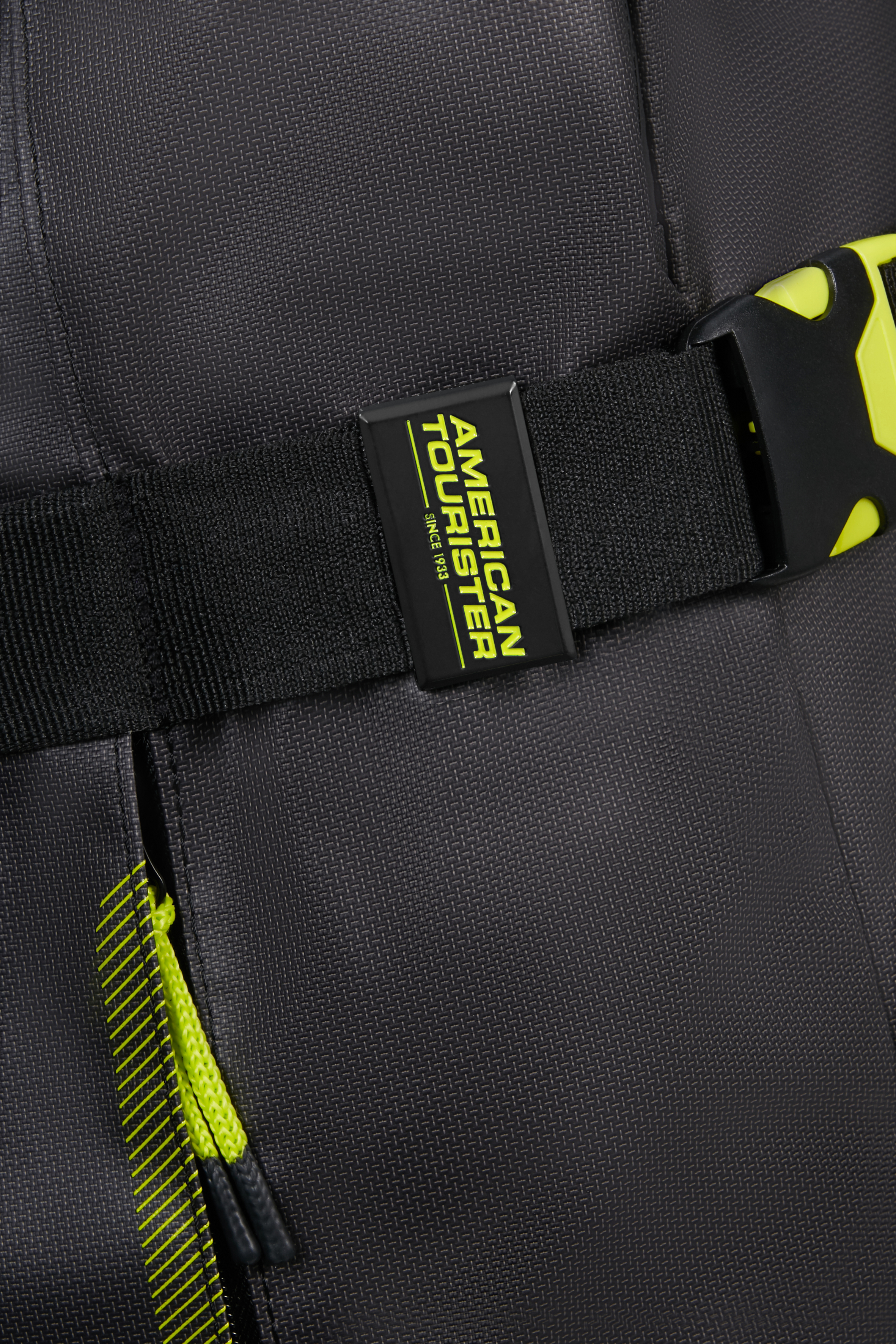 Urban Track Duffle/Wheels M Coated