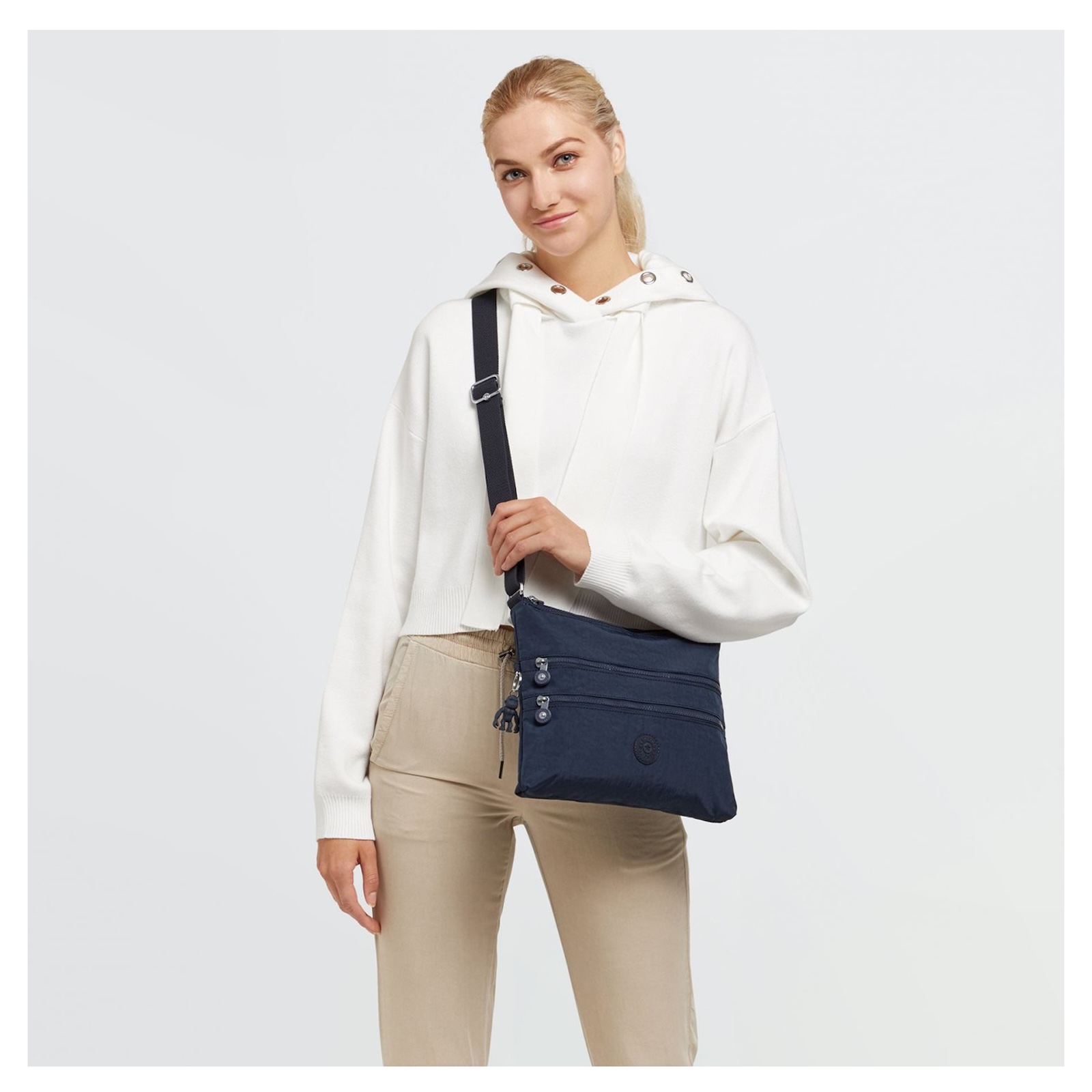 Alvar Schoudertas Crossbody M